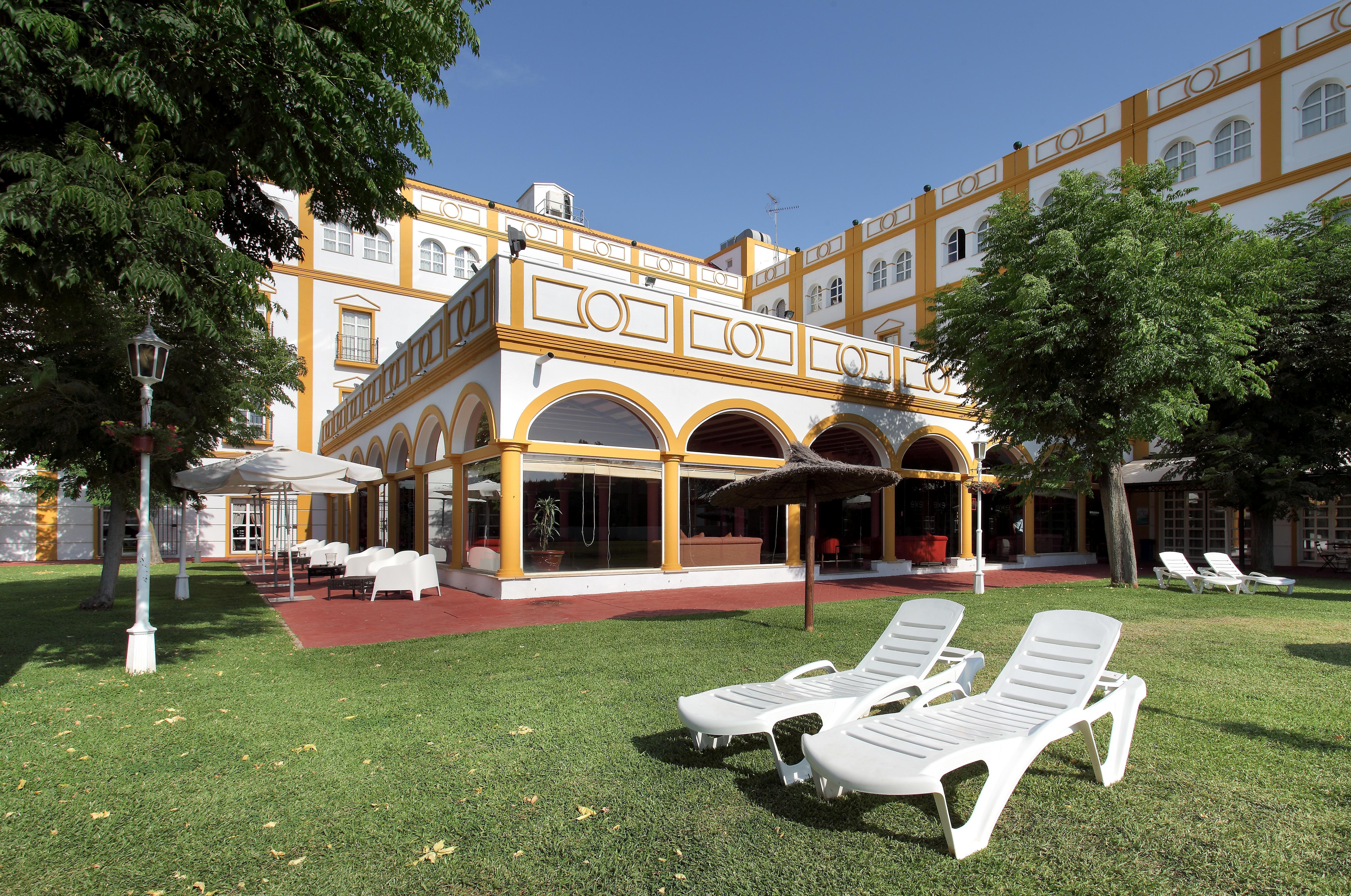 Exe Gran Hotel Solucar Sanlúcar la Mayor Екстериор снимка