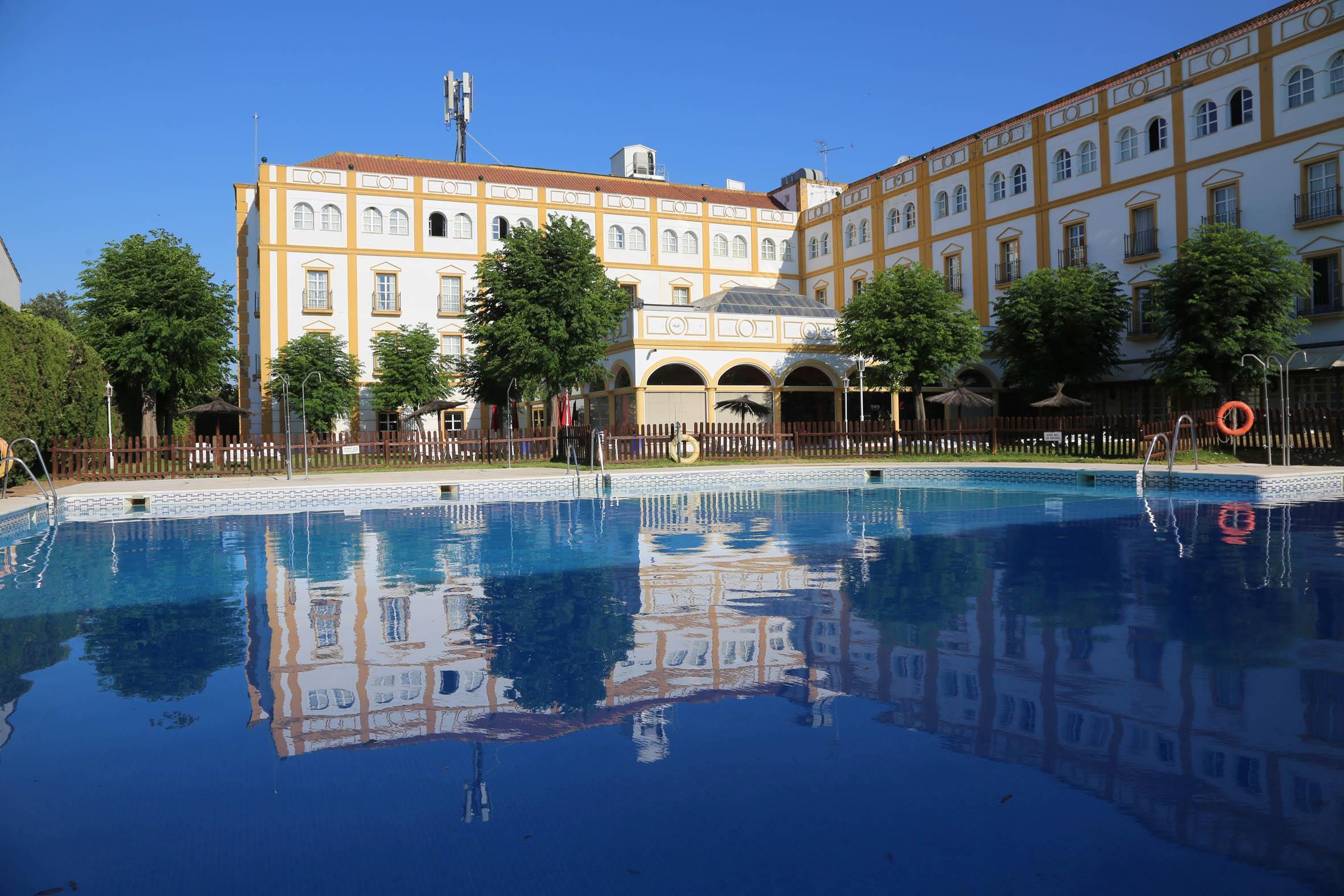 Exe Gran Hotel Solucar Sanlúcar la Mayor Екстериор снимка