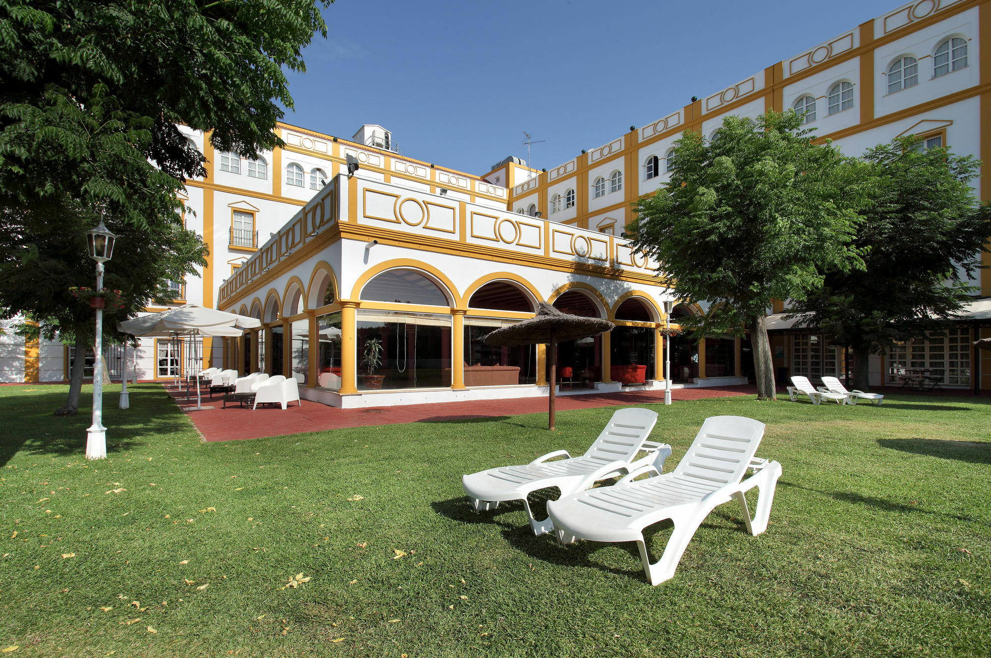 Exe Gran Hotel Solucar Sanlúcar la Mayor Екстериор снимка